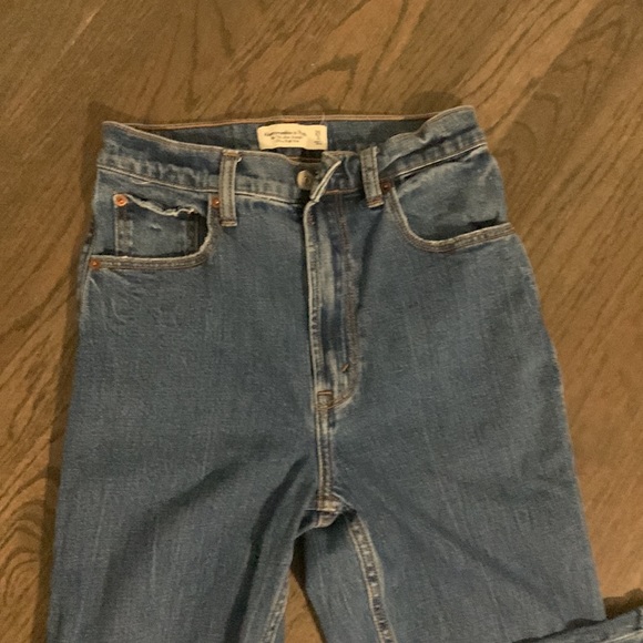 Abercrombie The 90s Slim Straight Ultra High Rise Jean, Curve Love - Picture 3 of 6